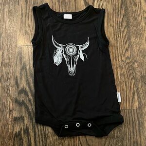 ‘bambooloui’ Baby Bull Skull Romper Size 9-12 Months!